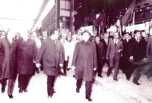 Nicolae Ceausescu si Ion Iliescu pe un santier de constructii industriale, in anul 1978